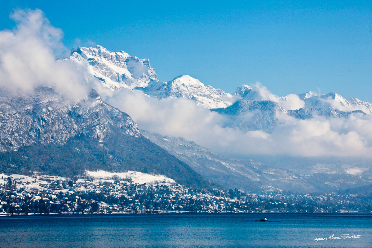 Lac d'annecy en hiver
