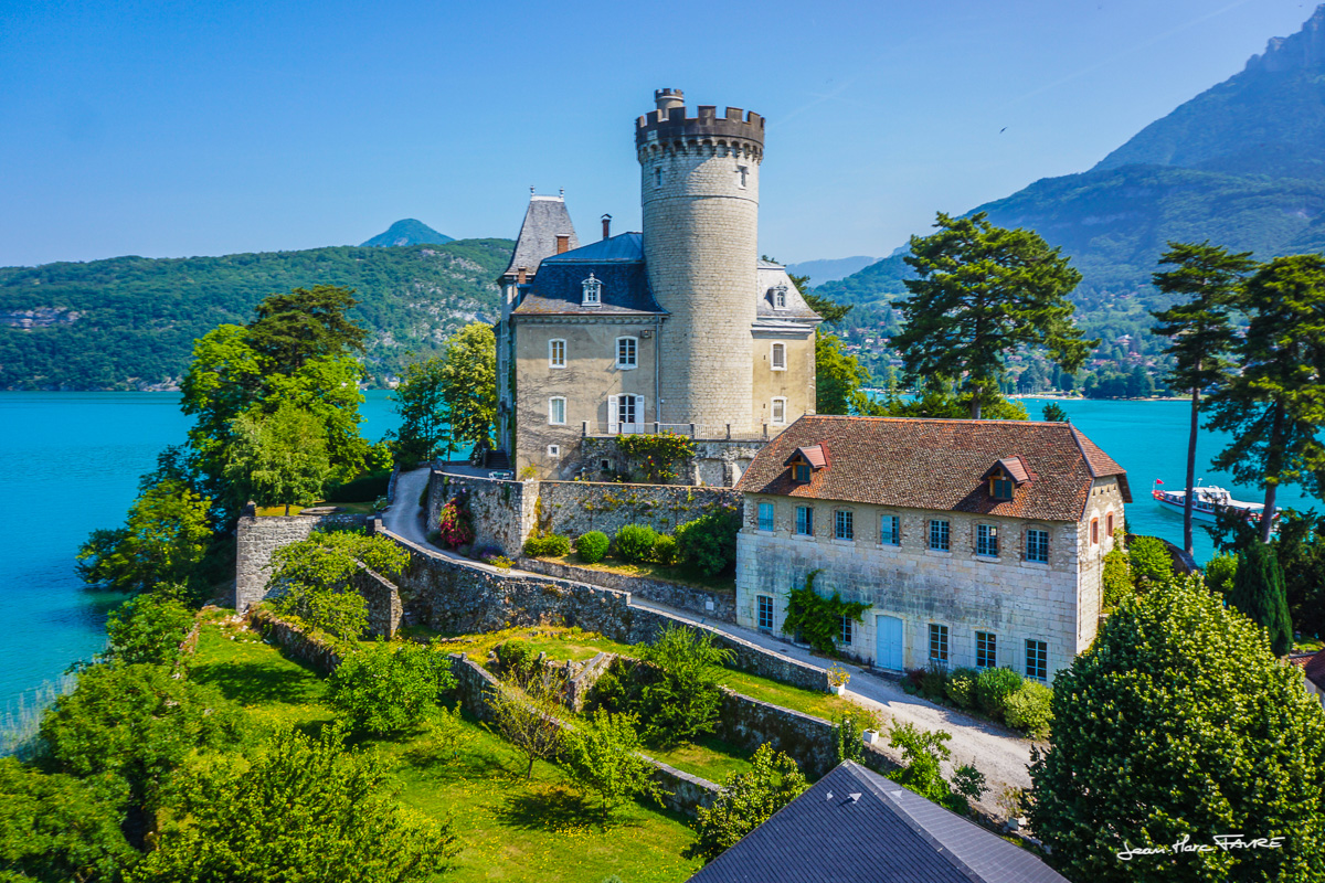 Chateaux